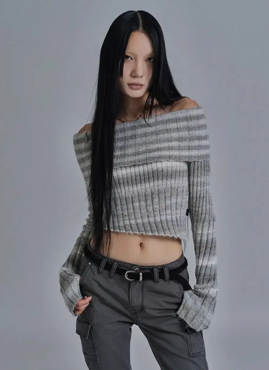 as on 애즈온 gradation off-shoulder knit